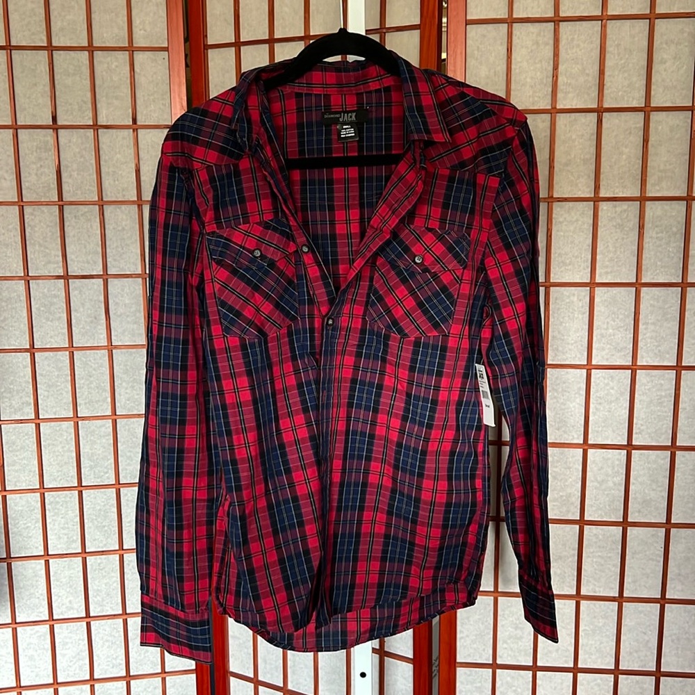 Diamond Jack men’s red and blue plaid small button down shirt